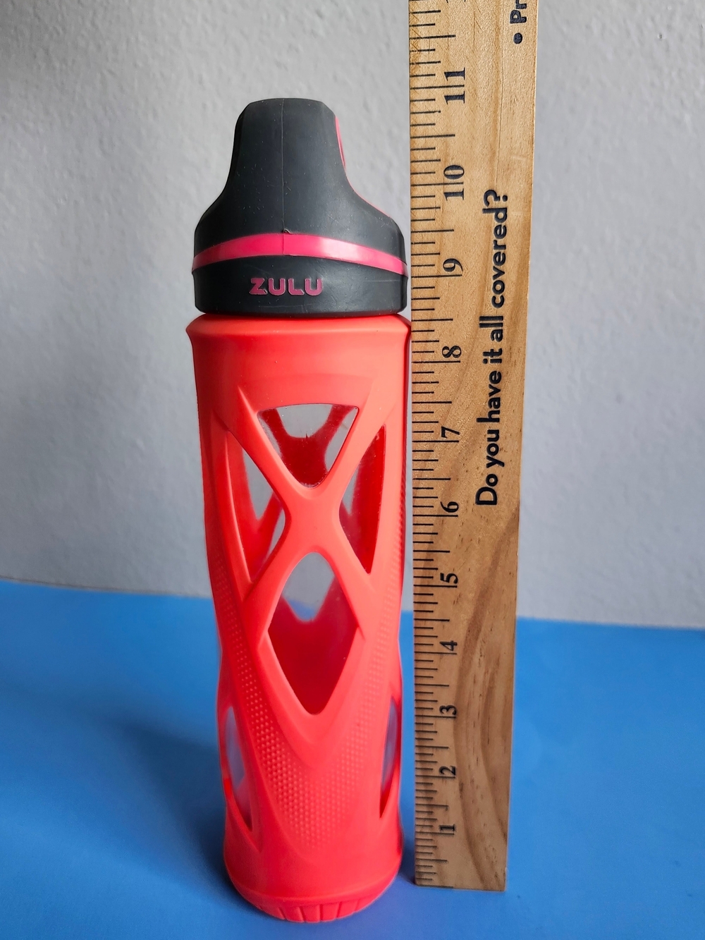 ZULU  20 oz Glass Water Bottle Pink Coral Silicone Sleeve Twist Locking Lid